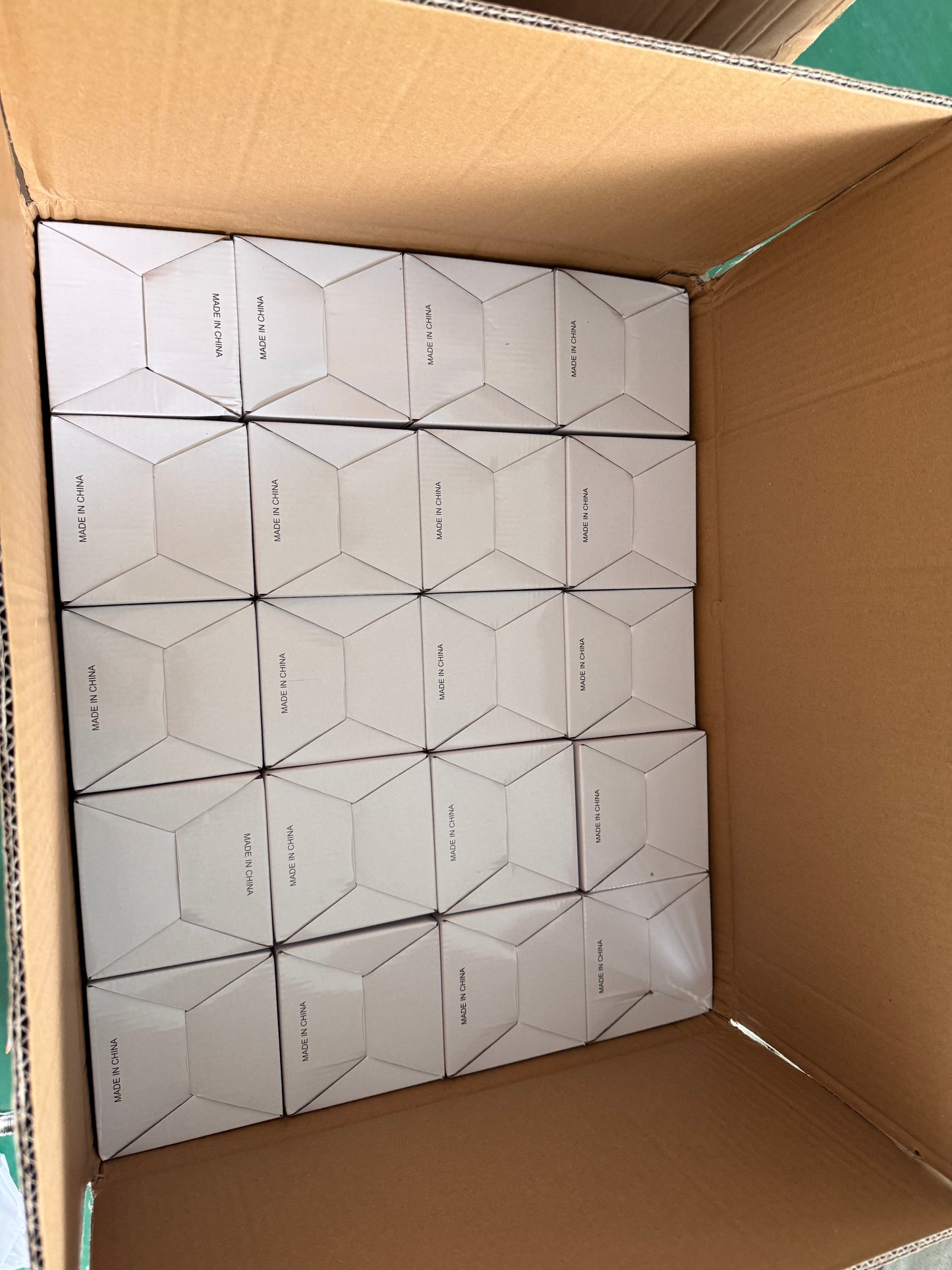 16oz 24oz Clear Snow Globe Plastic Cups Pre Drilled Hole and With Plug 20 Pack China Warehouse