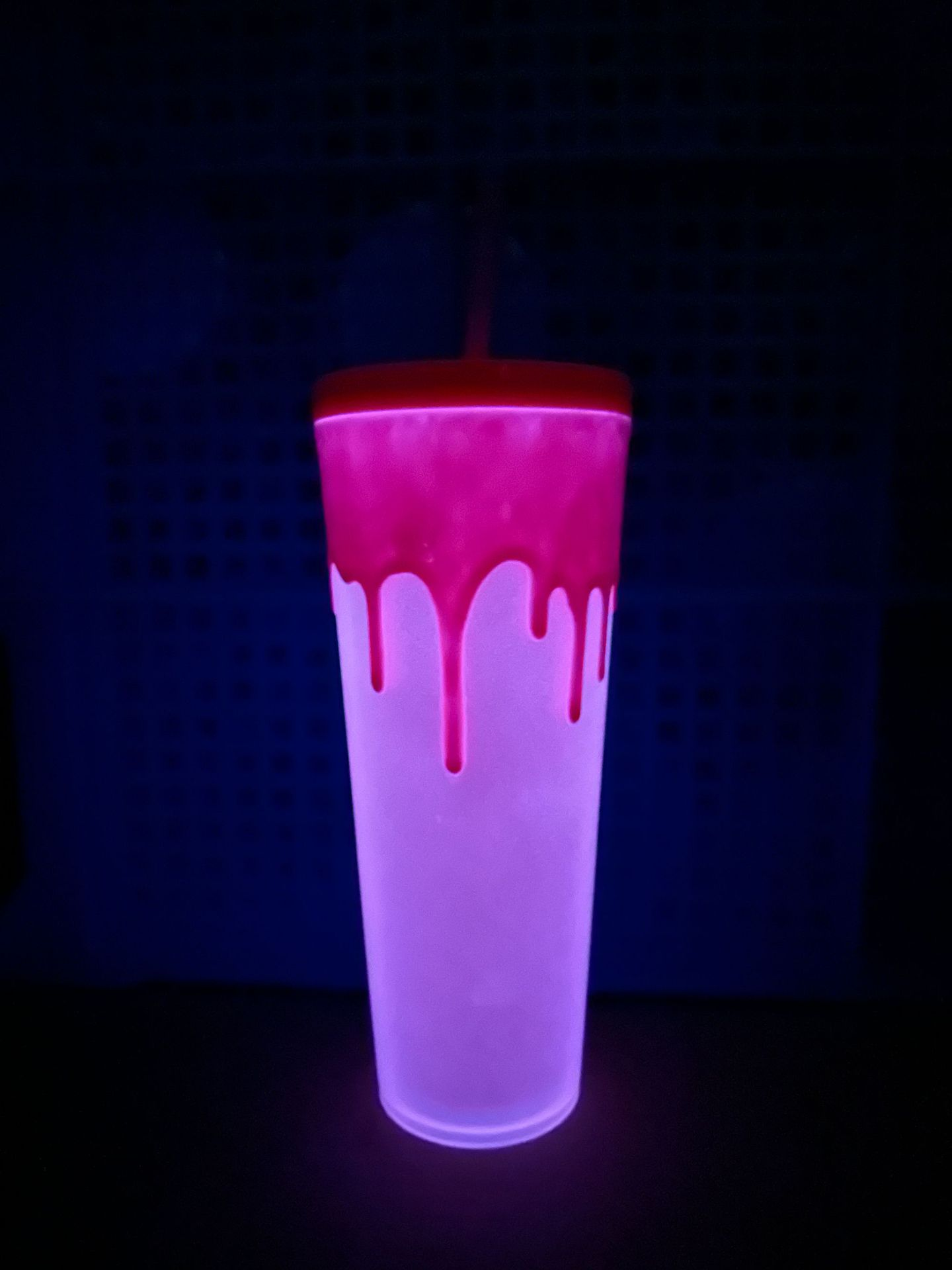 24oz Halloween Lava Glow In The Dark Plastic Cups with Coloful Lids and Straw Suitable for UV DTF Wraps 20Pack China
