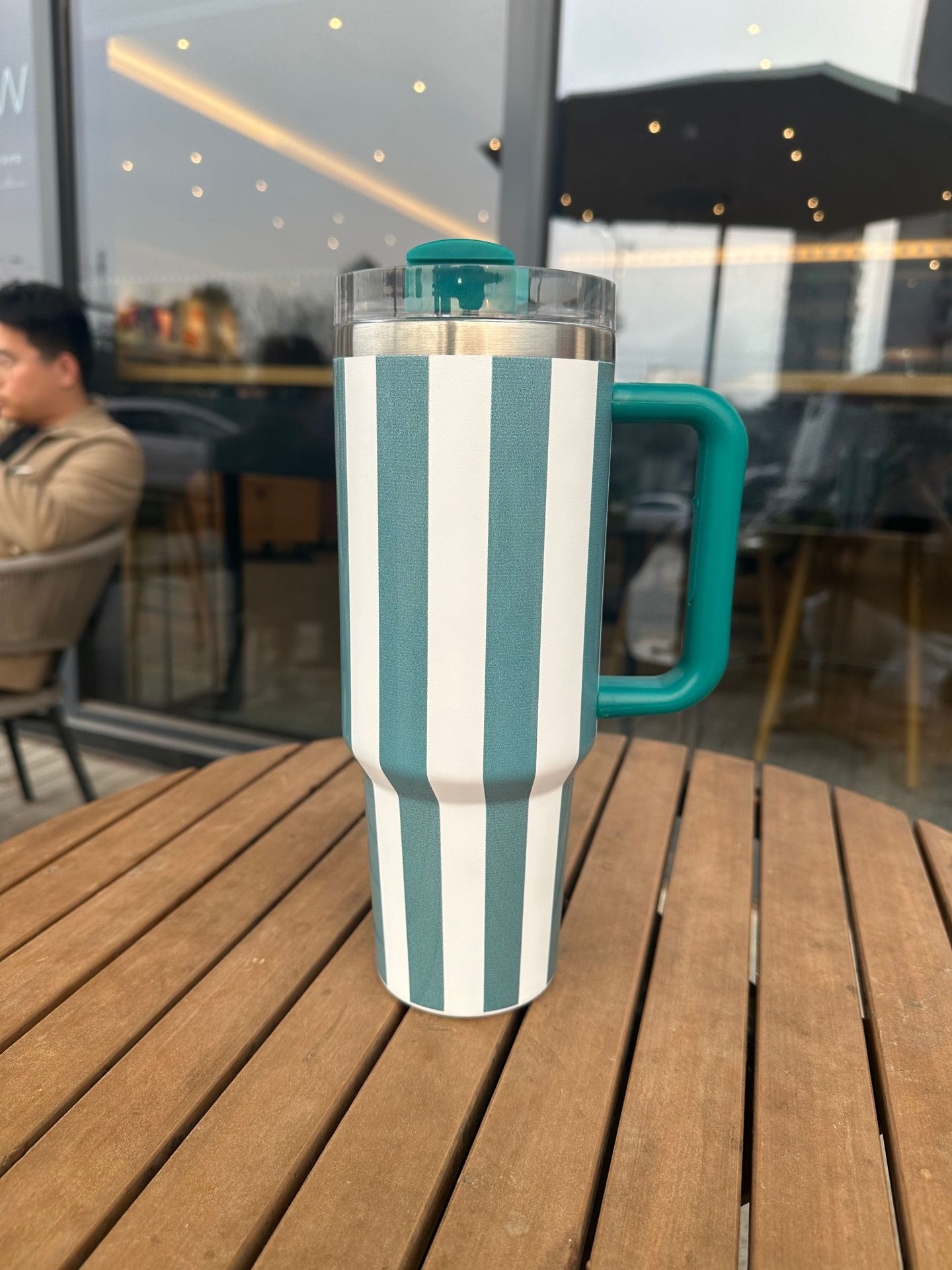 Newest 40oz Stripe Style Quencher Tumblers with Handle for Laser Engraving Gentle Colors Mugs 20Pack China Warehouse