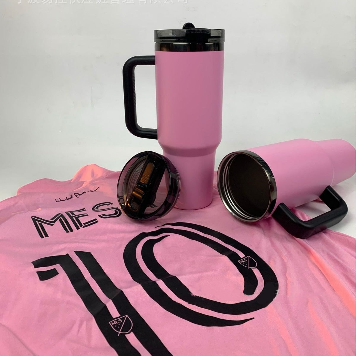 20 Pack China Warehouse 40oz Black Mirror Plated Pink Color Messi Goat X Similar Style Valentine's Day Quencher Tumblers with Same Leak Proof Lids Double Wall Stinaless Steel Power Coated Water Bottles for Laser Engraving